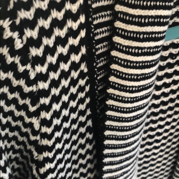 Black and white sweater worn once! - Picture 3 of 3
